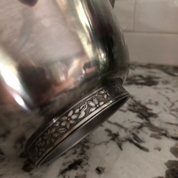 Vintage Stainless Steel Japan Bowls Set with Floral Details - Picture 5 of 12